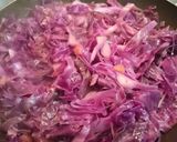 Foto do passo 4 de Repolho roxo refogado com maçã