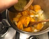 Foto del paso 9 de la receta: Crema de tomates amarillos