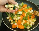 Foto del paso 5 de la receta: Lentejas rojas con calamares y verduras