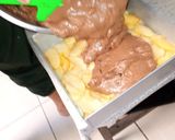 Foto langkah ke 5 dari resep Chocolate Apple Cake (dari buku resep Ibu Diah Nimpuno).