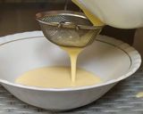 Foto langkah ke 6 dari resep Creme Caramel (Puding Caramel Kukus).