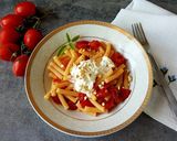 Foto del passaggio 6 della ricetta Sedanini con pomodori, anacardi e stracciatella