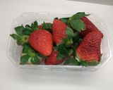 Foto del paso 1 de la receta: Fresas con Kéfir y muesli con frutos secos
