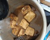 Foto langkah ke 7 dari resep Ayam, tahu, dan telor bacem (kecap) ala anak kos.