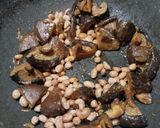 Foto langkah ke 3 dari resep Bacang ketan isi ayam jamur.