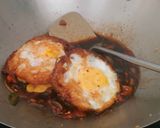 Foto langkah ke 4 dari resep Telur Kecap Pedas Manis.