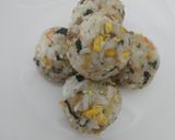 Foto langkah ke 5 dari resep Jumeok-bap (Nasi Kepal/ Bola Nasi Korea).