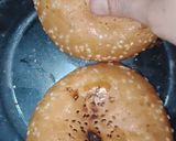 A picture of step 4 of Chapali kabab burger.