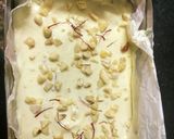 A picture of step 2 of Kesar ice cream sandesh.