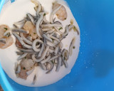 Foto del paso 3 de la receta: Arroz meloso con gulas y gambas