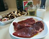 Foto del paso 1 de la receta Ternera con crema de champiñones al cava