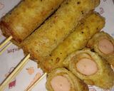 รูปขั้นตอนการทำที่ 6 ของ ขนมปังโรลไส้กรอกทอด (Deep-fried Sausage Bread Rolls)