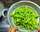 Foto langkah ke 3 dari resep Resep Tumis Kangkung Simple Tetap Hijau.
