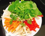 Hình bước làm 2 của món Miến xào Hàn Quốc