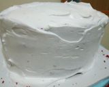 A picture of step 10 of Torting, levelling,and layering a cake.