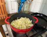 A picture of step 2 of Red Leek Tbecha.