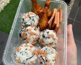 Foto langkah ke 4 dari resep Jumeokbab (Nasi Kepal Ala Korea) (Ver Non-Halal).