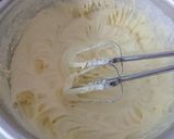 Hình bước làm 3 của món Bánh khúc cây (cuộn kem bơ)