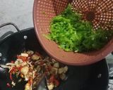 Foto langkah ke 5 dari resep Tumis pare sehat.