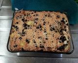 Foto langkah ke 4 dari resep Bread pudding with cinamon and choco chips.