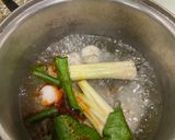 รูปขั้นตอนการทำที่ 2 ของ ต้มยำกุ้งแบบใหม่แบบสับ