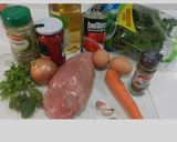 Foto del paso 1 de la receta: Pechuga de pavo rellena con salsa de vino