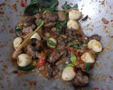 Foto langkah ke 4 dari resep Oseng ati ampela telur puyuh pete kemangi pedas.