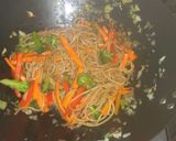 Foto del paso 2 de la receta: "Wok de fideos y verduras"