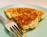 Foto del paso 6 de la receta: Tortilla de coliflor con cebolla caramelizada y queso de cabra