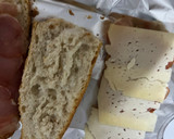Foto del paso 3 de la receta: Bocadillo de lomo, queso y tomate