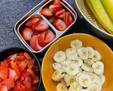 Foto langkah ke 2 dari resep [Eps. 65] Strawberry & Banana Pudding 🍓🍌🍨.