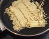 Foto langkah ke 2 dari resep Mie Goreng Ayam Rindu Kebersamaan.