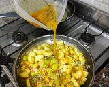 Foto del paso 4 de la receta: Revuelto de zapallitos 🍈y papa🥔