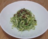 Pas rețetă Spaghetti de bostănel cu cremă de avocado și fistic 6 fotografie