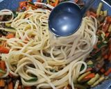 A picture of step 5 of Spaghetti with Stir-Fried Vegetables and Soy Sauce.