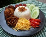 Foto langkah ke 2 dari resep Nasi Uduk Sederhana Magicom for Ashila's Birthday.