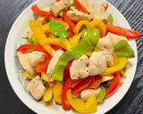 A picture of step 6 of Stir-Fried Chicken Breast with Tri-Color Peppers 🫑.