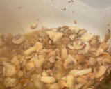 Foto del paso 2 de la receta: Potaje de garbanzos con setas y coliflor