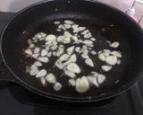 Foto langkah ke 2 dari resep Spaghetti aglio e olio.