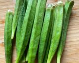 A picture of step 2 of Crispy Fried Okra:.