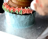 Foto del paso 9 de la receta: Cupcake Gigante con golosinas!