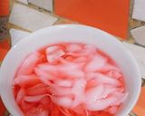 Foto langkah ke 4 dari resep Es Jelly Kelapa Merah Putih.