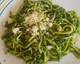 Foto del paso 3 de la receta: Fideos de calabacita con salsa de espinacas