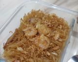 Foto langkah ke 6 dari resep Bihun Goreng Udang Sosis ala anak Kos.