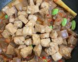 Foto langkah ke 4 dari resep Sambal Goreng Tempe Cecek Pete.