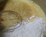 Foto langkah ke 5 dari resep Bolu Karamel Sarang Semut (anti gagal).