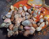 Foto langkah ke 2 dari resep Kerang Kedimul Saus Padang.