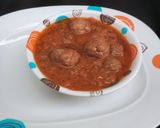 A picture of step 3 of Meat ball sauce.