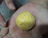Gambar langkah 3 resipi Kuih koci labu leleh moden.