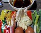 Foto langkah ke 1 dari resep Mie Goreng Bumbu Sambal Hitam Madura.